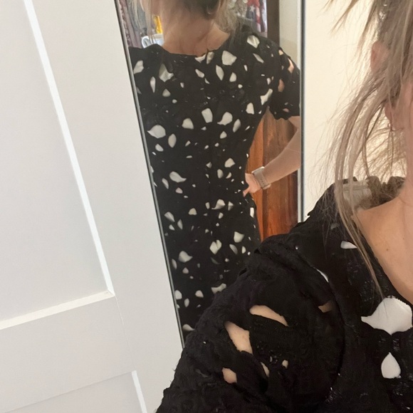 Calvin Klein Flower Dress - Picture 3 of 4